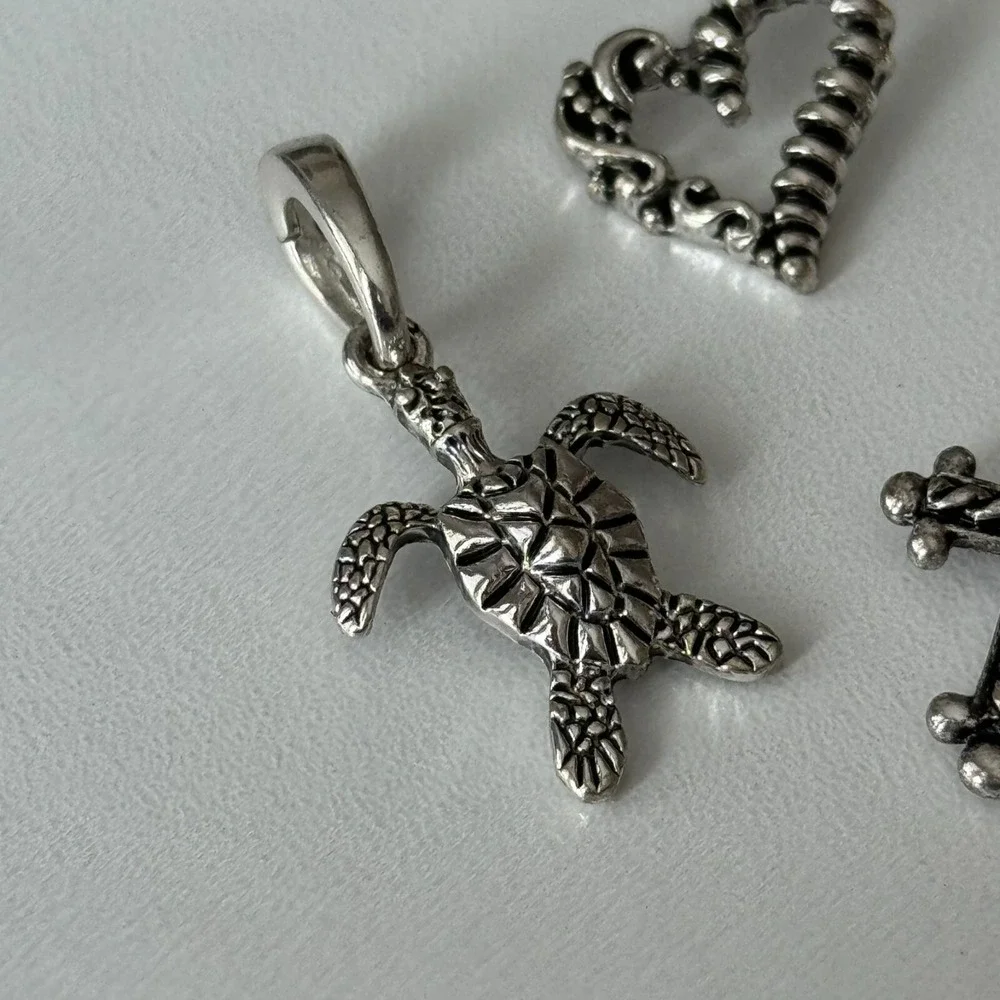 Set‎ of 5 Clip On Charms Silver Tone Heart, Cross Turtle Key Flower Jewelry